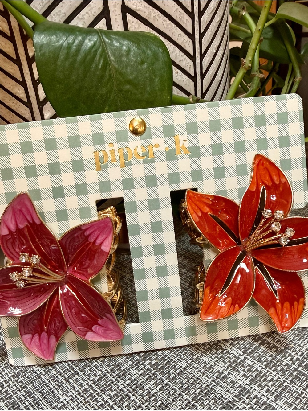 Piper Floral 🌸Enamel Metal Gold Hair Clips in Pink and 🌺Orange - 💛Set of 2 - Picture 1 of 5